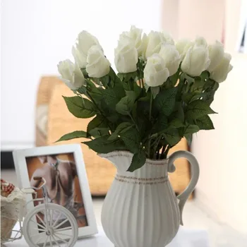 Beyaz İpek Yapay Çiçek Gerçek Dokunma Taze Gül Tomurcukları Ev Düğün Dekorasyon için yaprakları ile Gül Damla Nakliye