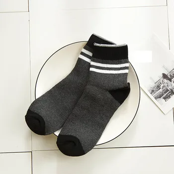 İki [EİOİSAPRA]Harajuku Kadın Meias Üniversite Tarzı Çorap Kadın Çorap Işıma Komik Kısa Calcetines Mujer Sokken Çizgili