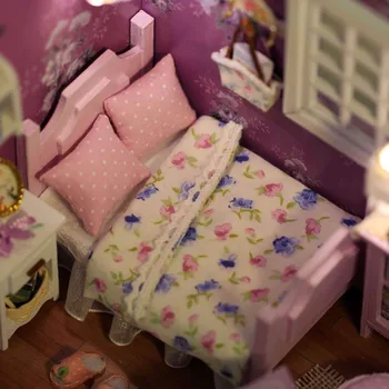 Mobilya DİY Oyuncak Ev Wodden Miniatura Bebek H001 Çocuklar hediye İçin Mobilya Seti Mini DİY Dollhouse Oyuncak Evler
