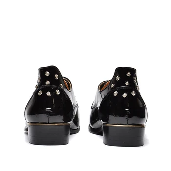 Moda Erkek Nefes Rugan Ayakkabılar Ayak 2018 Yeni Varış Oxfordlar Büyük Boy 45-4 Sivri İş Elbise Ayakkabı Ayakkabı Perçin