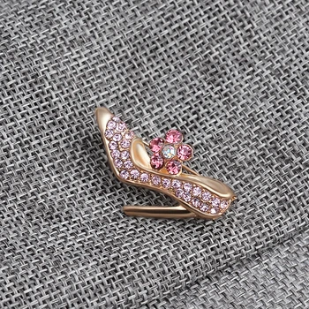 Moda Rhinestone Yüksek Broş kraliçe Kristal Kadın Düğün Hediyesi İçin Pin Broş Ayakkabı çiçek ayakkabı rozeti ba pembe Topuklu