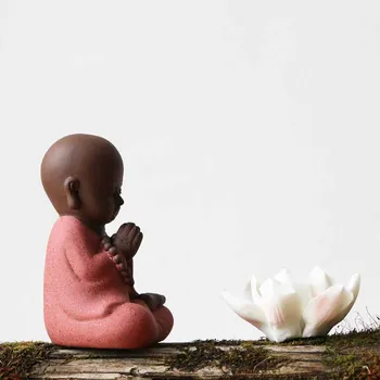 Renkli Mor Kil Şanslı Meditasyon Yoga Monk Çay Pet Süsler Butik Figürler Heykel Sanatları Çay Aksesuarları Ev Dekor