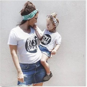 Yaz Annesinin Kızı T-Shirt Kısa Kollu Beyaz Friends Baskı Anne Oğul Elbiseler Aile Anne Kızı Üstleri Bak