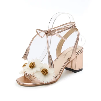 Yüksek Topuk Sandalet 2017 Yaz Ayakkabı Kadın Küçük Papatya Çiçekleri Çapraz Kayış Gladyatör Sandalet Püskül Sandalias Mujer