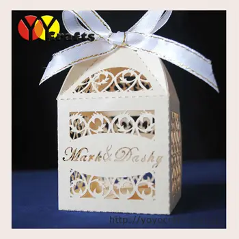 Üst Satış Çin düğün iyilik kutusu lazer düğün için ücretsiz isim logolu telkari dantel düğün şeker kutusu kağıt hediye kutusu kes
